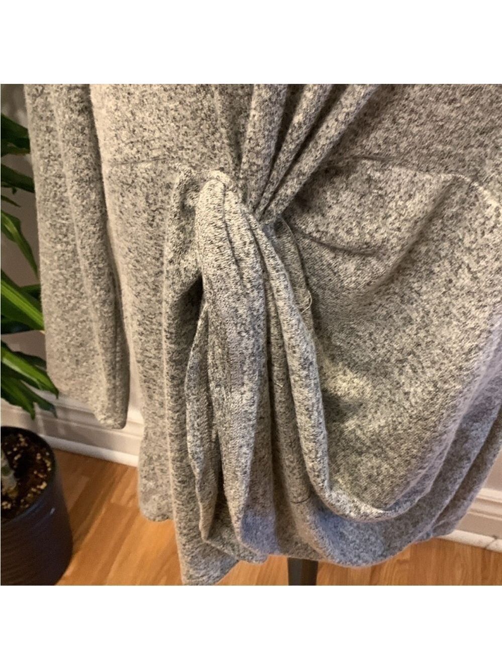 😍CLEARANCE - LILY MORGAN Grey Twist Hem Lightweight Knit Sweater Size 3X - Picture 4 of 12